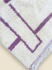 Details of fringes wool rug 