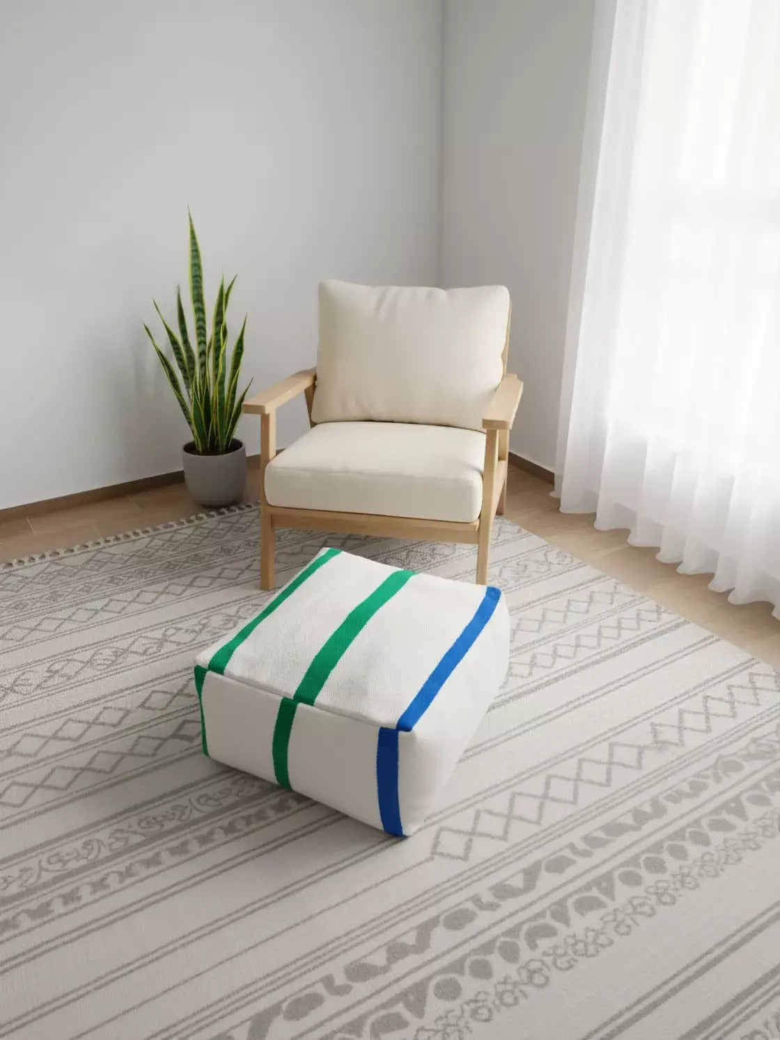 Handwoven Yidir pouf in ivory wool
